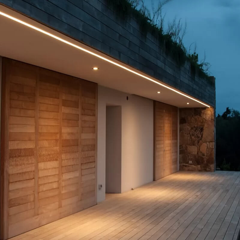 scopri-come-illuminare-un-terrazzo-o-un-balcone-con-stile