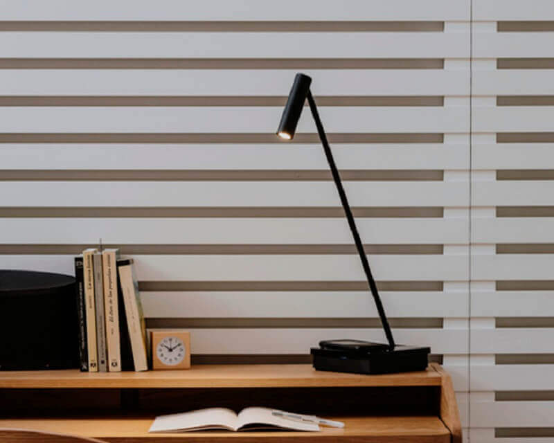 Elamp Leds-C4 Lampada Led da Scrivania Ambientata