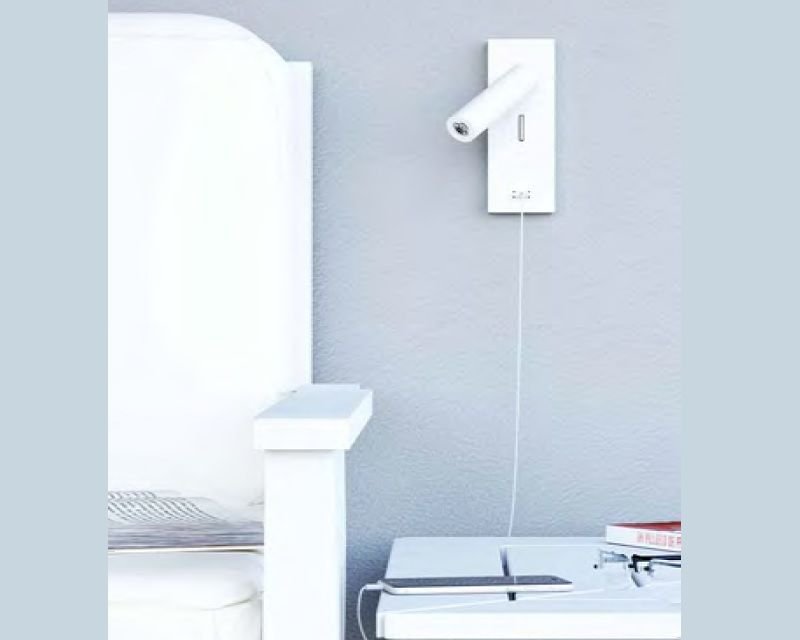 pure-faretto-applique-orientabile-bianco-led-beneito-faure