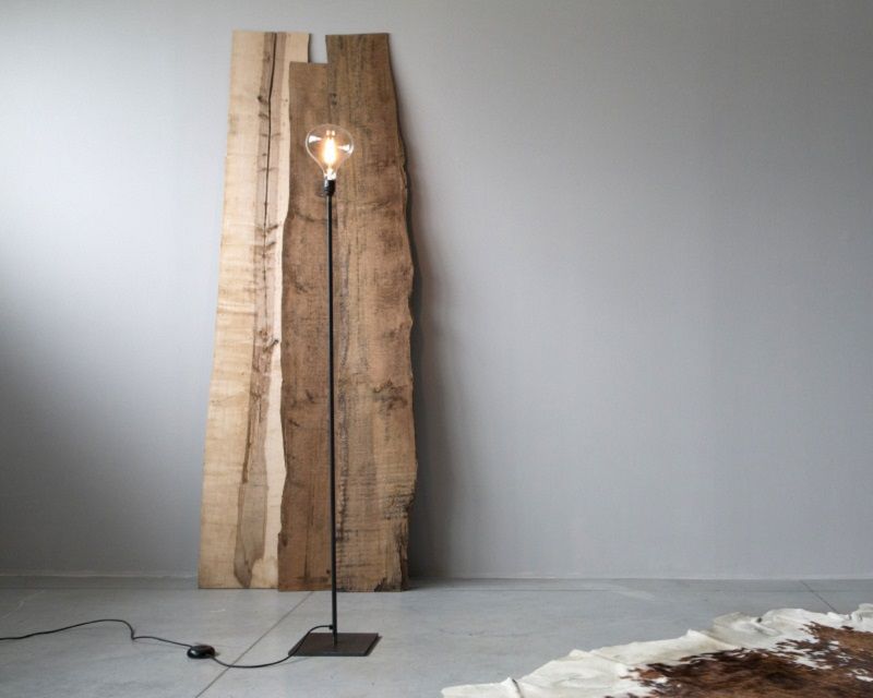 basica-piantana-ferro-dimmer-led-renzo-serafini-ambiente