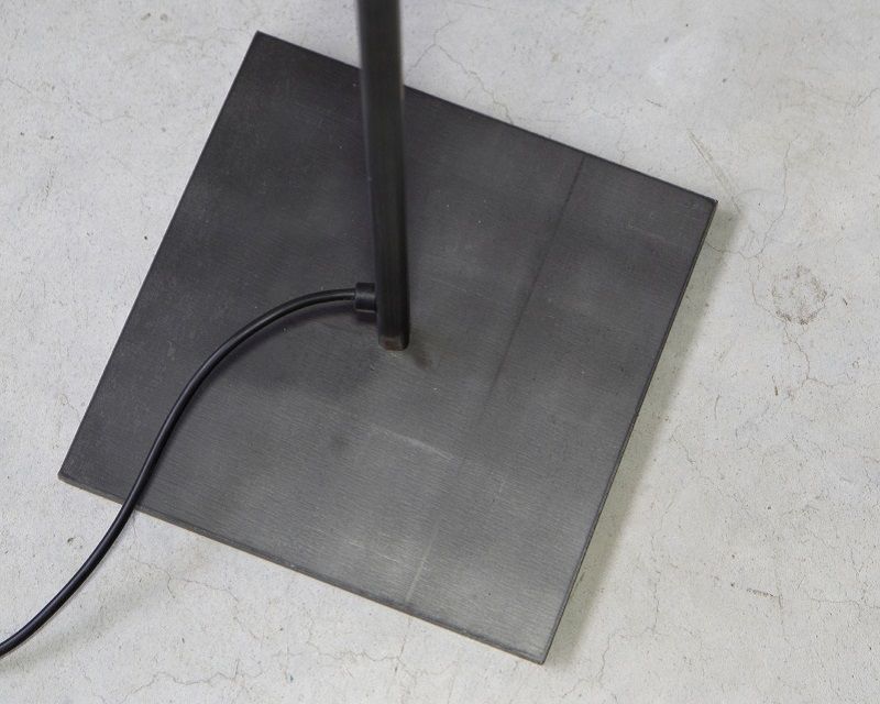 basica-piantana-ferro-dimmer-led-renzo-serafini-struttura