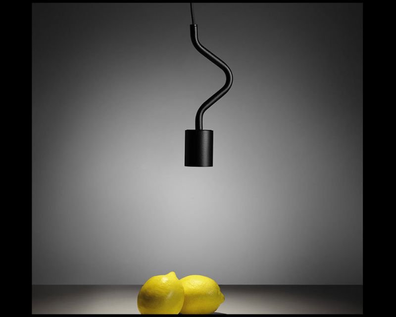 caos-sforzin-sospensione-design-nera