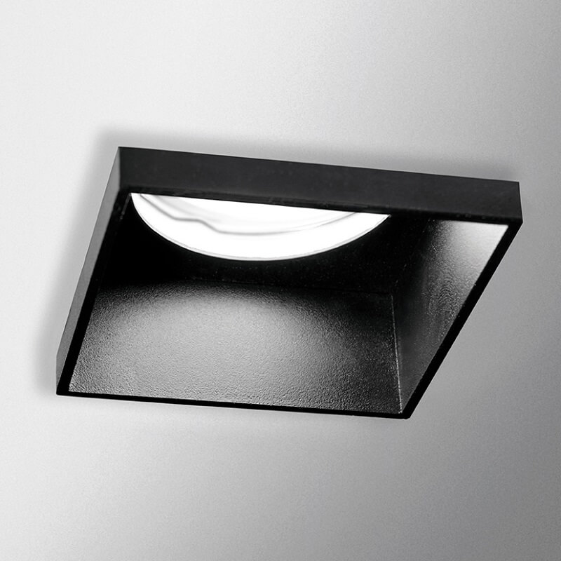 T418_Elis_Nero_Fondo_Nero_Particolare_BASSA