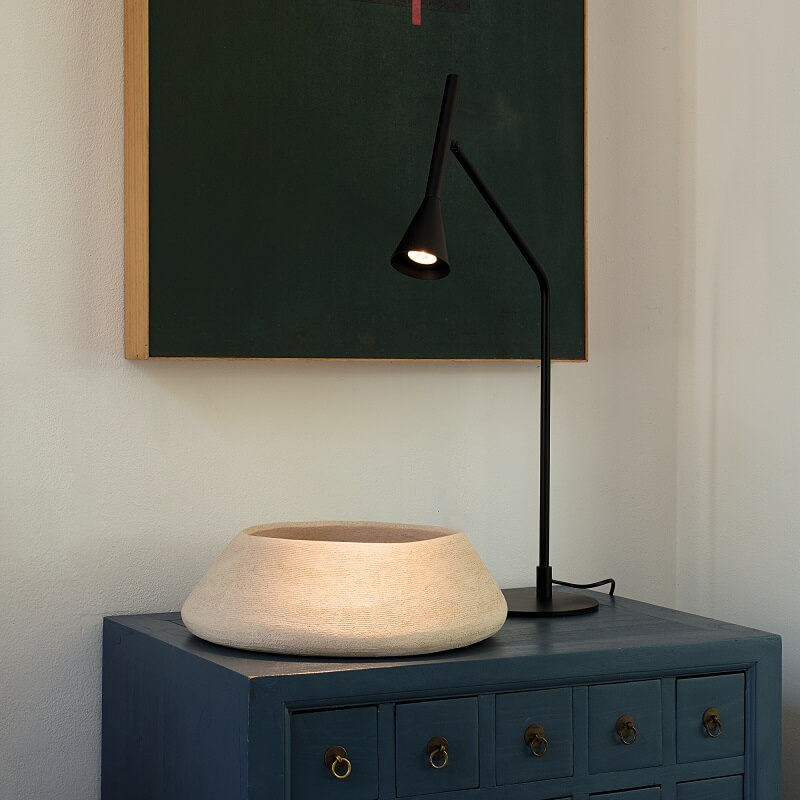 diesis-tl-lampada-da-tavolo-orientabile-ambientata